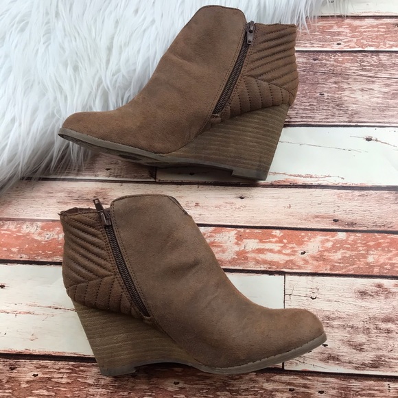 Carlos faux suede wedge booties - Picture 2 of 4